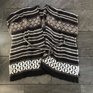 Lucky Brand poncho with tie